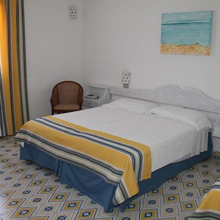 Hotel Tre Botti Baja Sardinia Εξωτερικό φωτογραφία